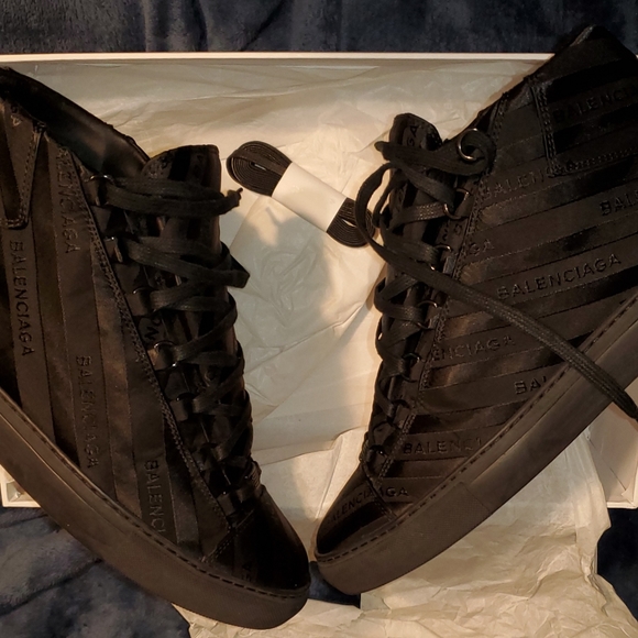 Authentic Balenciaga logo sneaker Send offers - Picture 5 of 10